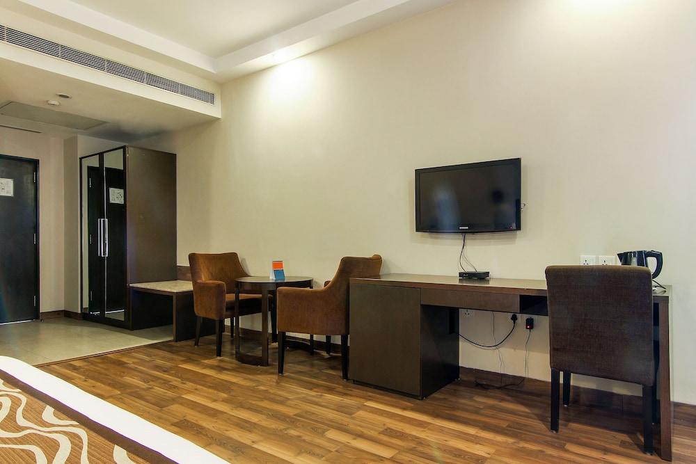 Vibe By The Lalit Traveller Hotell Faridabad Eksteriør bilde
