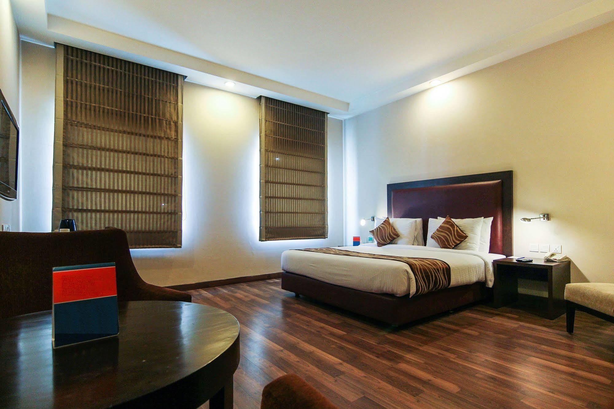 Vibe By The Lalit Traveller Hotell Faridabad Eksteriør bilde